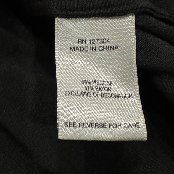 Geometric Embroidered Split Neck 3/4 Flounce Sleeve Merrow Edge Woven Tunic, EUC - Picture 8 of 8